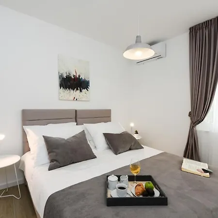 Apartment Beautiful A&m Nin